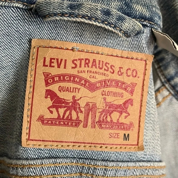 Levi’s • Original Trucker Jacket in Jeanie Medium Wash - Picture 8 of 8